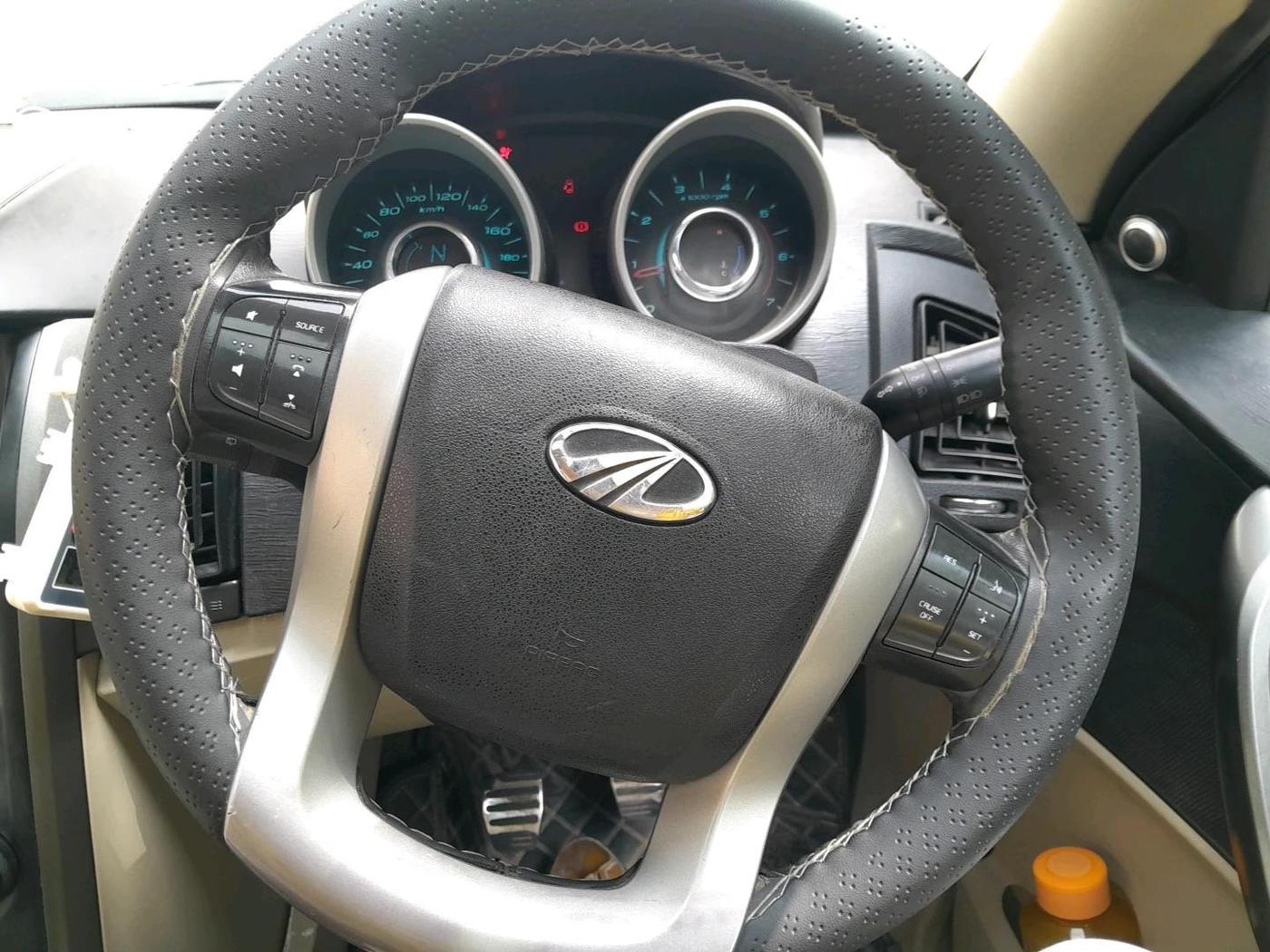 2015 Mahindra XUV500 W10, Diesel, Manual, 70,213 km, interior