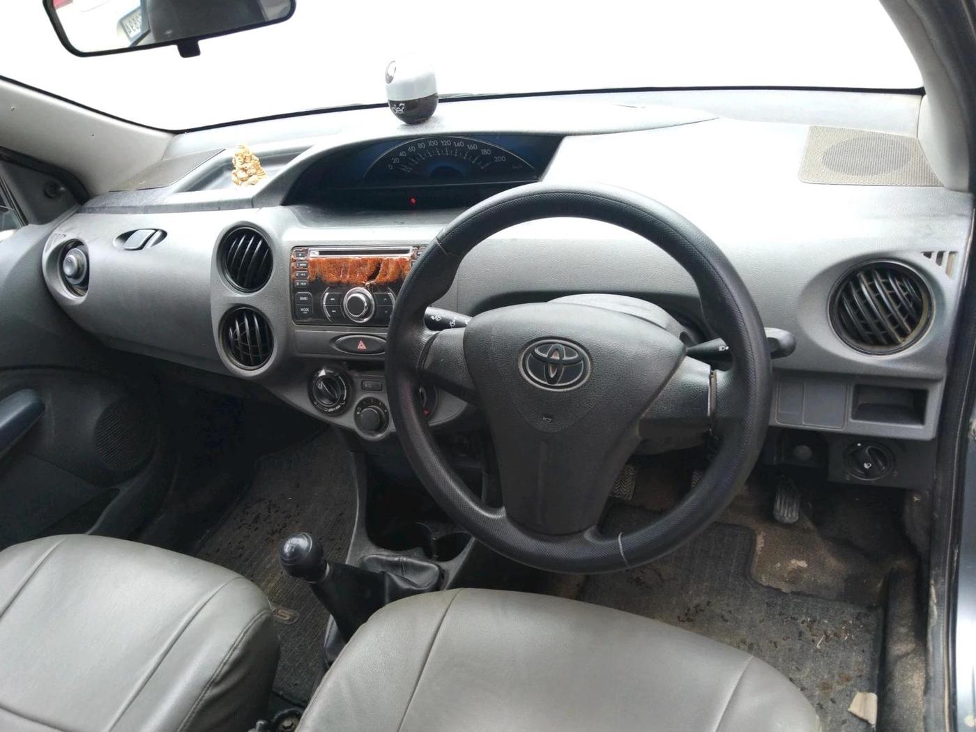 2013 Toyota Etios G, Petrol, Manual, 1,73,385 km, interior