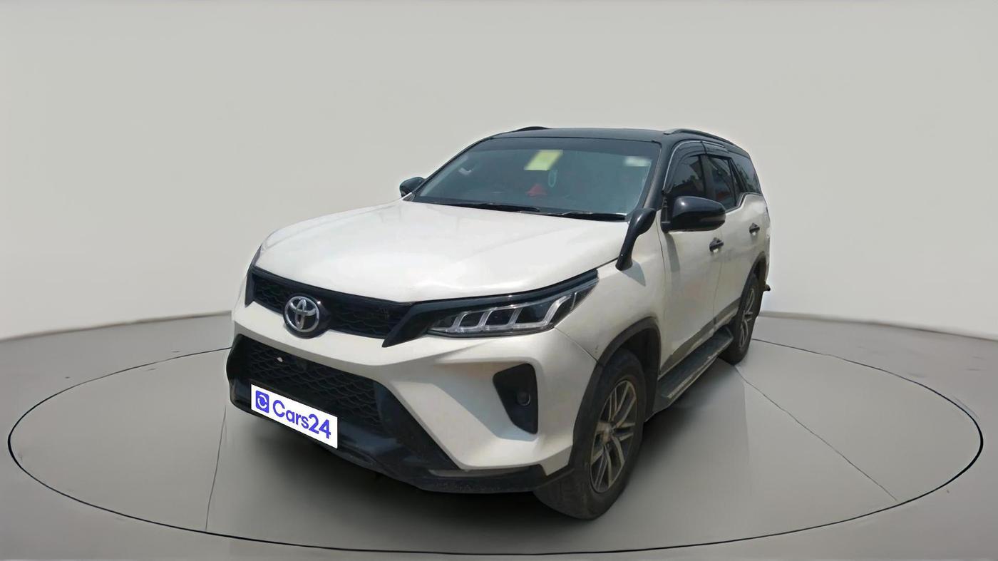 2017 Toyota Fortuner 2.8 4X4 MT, Diesel, Manual, 1,35,286 km, exterior