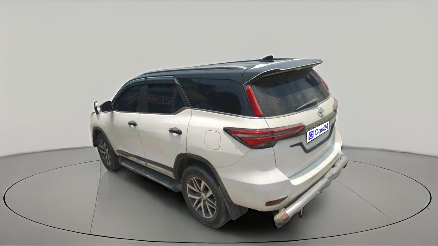 2017 Toyota Fortuner 2.8 4X4 MT, Diesel, Manual, 1,35,286 km, exterior