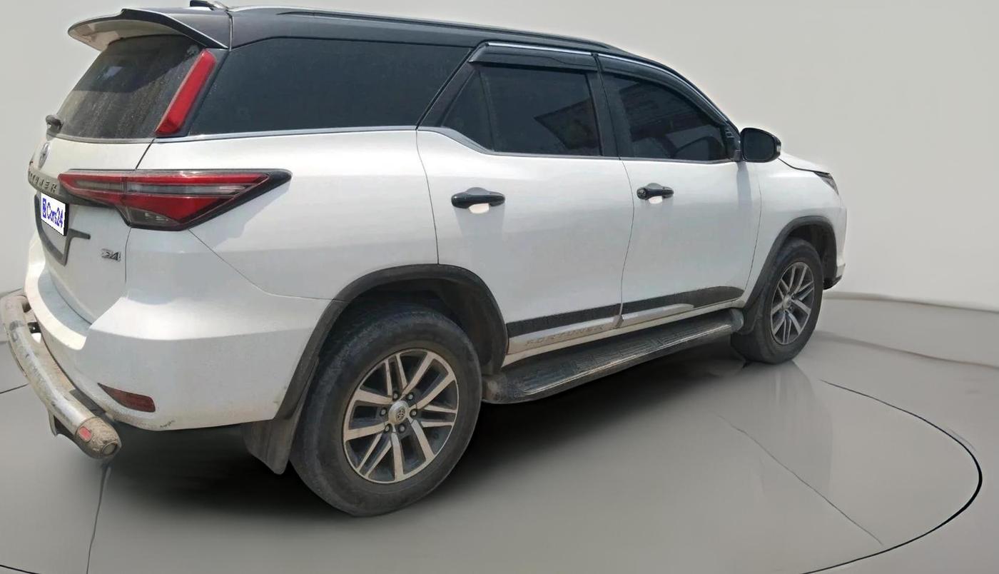 2017 Toyota Fortuner 2.8 4X4 MT, Diesel, Manual, 1,35,286 km, exterior