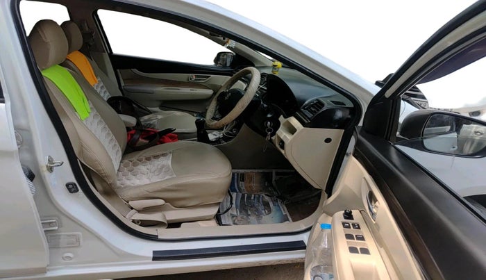 2014 Maruti Ciaz VXI, CNG, Manual, 1,42,417 km, interior