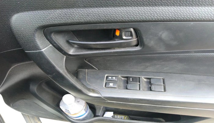 2021 Maruti Vitara Brezza LXI, Petrol, Manual, 44,744 km, interior