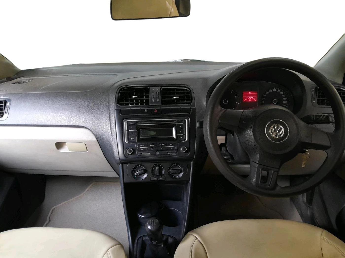 2014 Volkswagen Polo COMFORTLINE 1.2L, Petrol, Manual, 54,345 km, interior