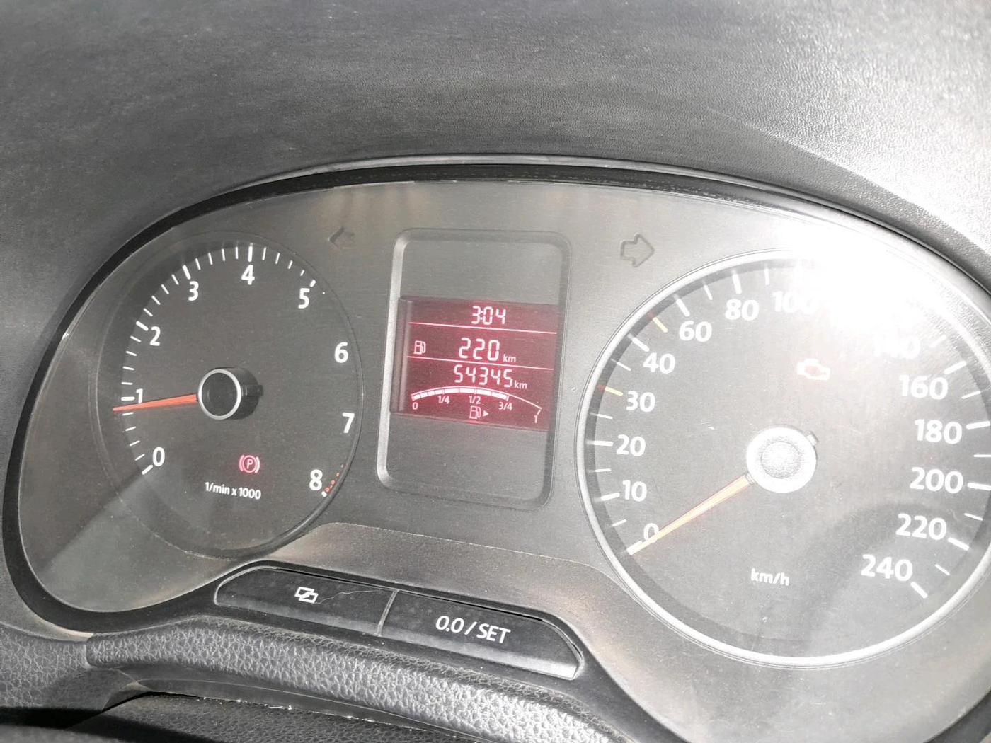 2014 Volkswagen Polo COMFORTLINE 1.2L, Petrol, Manual, 54,345 km, interior