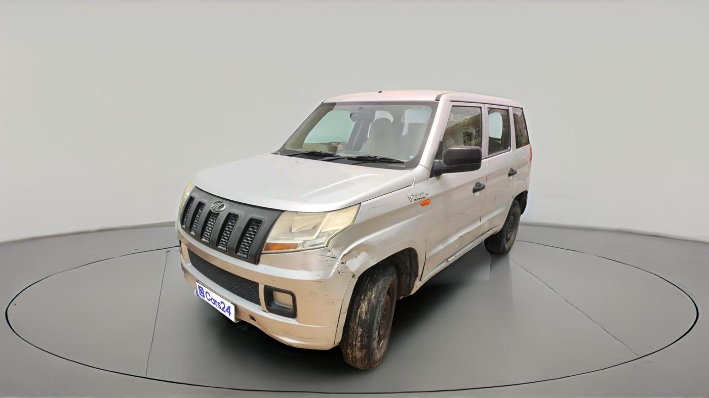 2018 Mahindra TUV300 T4 PLUS, Diesel, Manual, 1,35,596 km, exterior