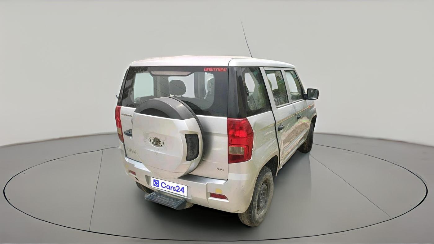 2018 Mahindra TUV300 T4 PLUS, Diesel, Manual, 1,35,596 km, exterior