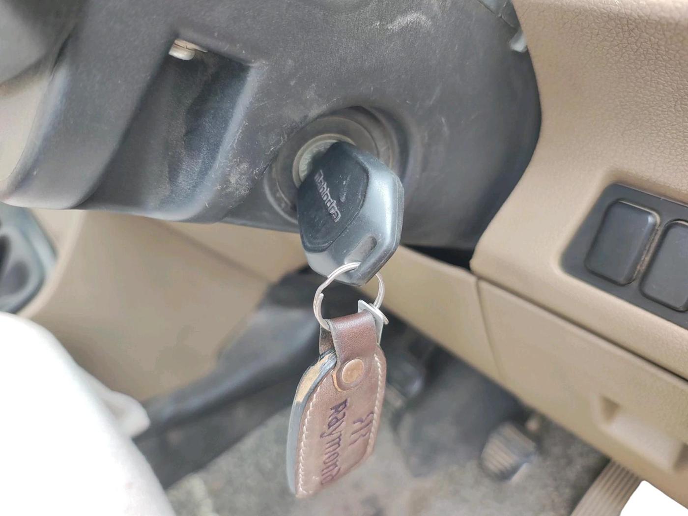 2018 Mahindra TUV300 T4 PLUS, Diesel, Manual, 1,35,596 km, interior
