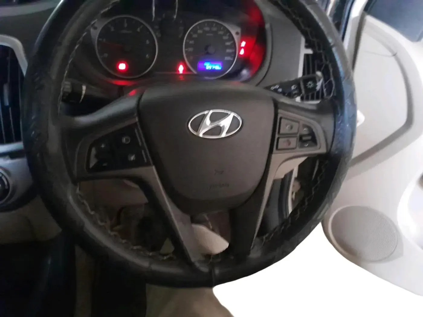 2013 Hyundai i20 SPORTZ 1.4 CRDI, Diesel, Manual, 69,748 km, interior