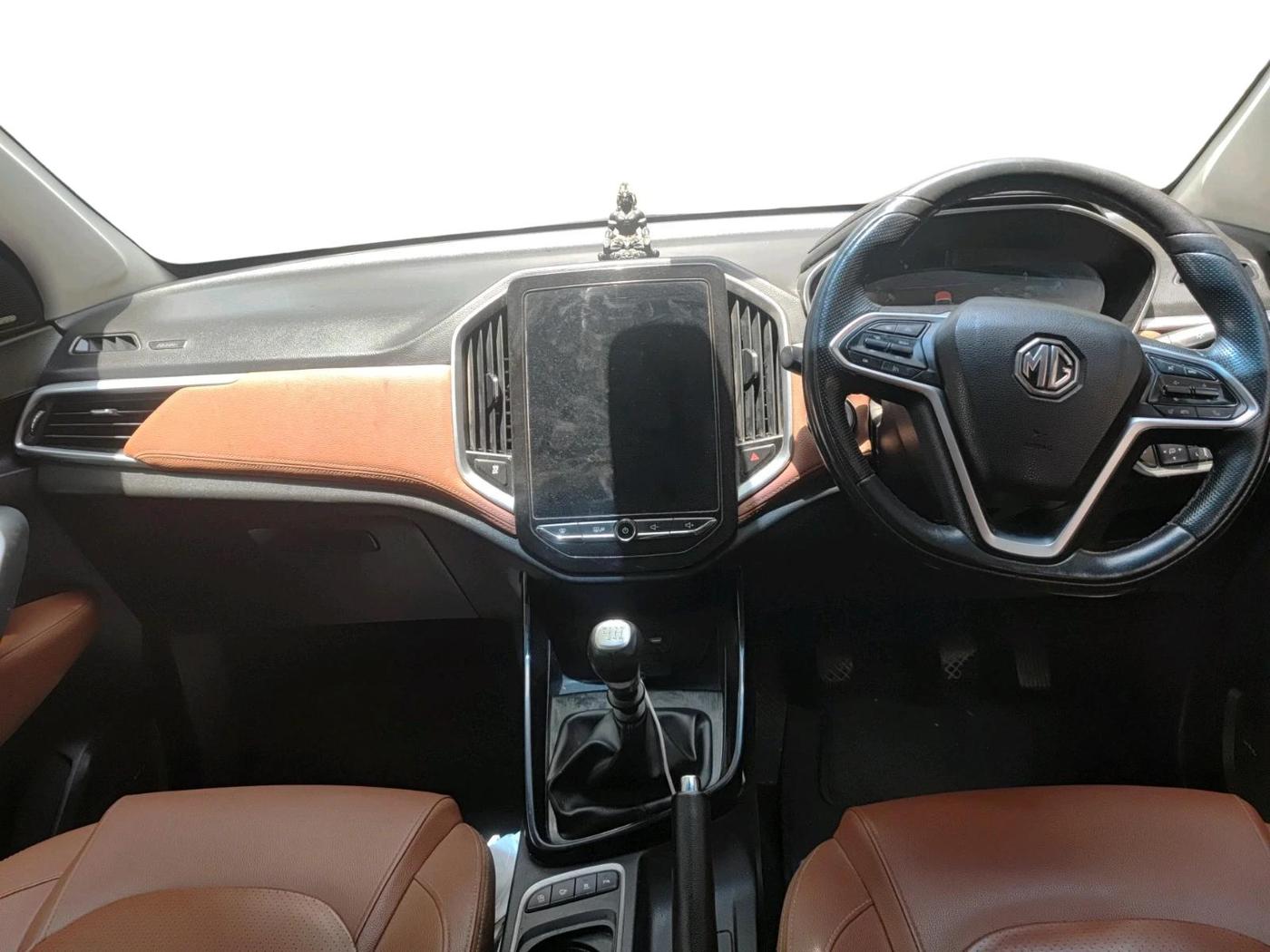 2020 MG HECTOR PLUS SHARP 1.5 PETROL TURBO HYBRID MT 6-STR, Petrol, Manual, 1,29,382 km, interior