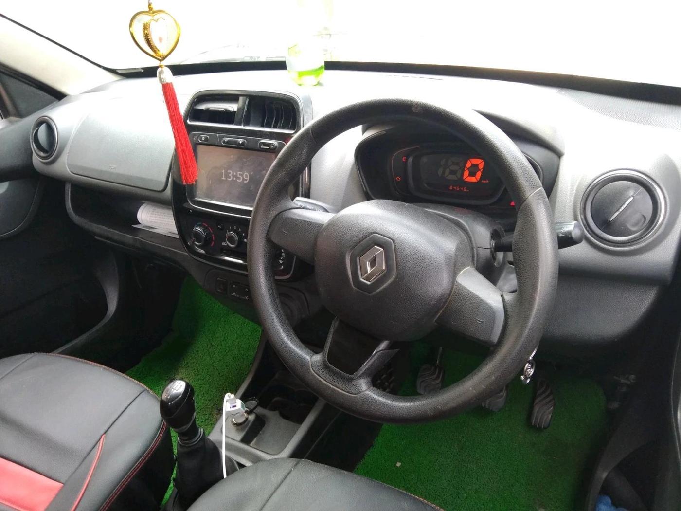 2017 Renault Kwid RXT 1.0, Petrol, Manual, 64,646 km, interior