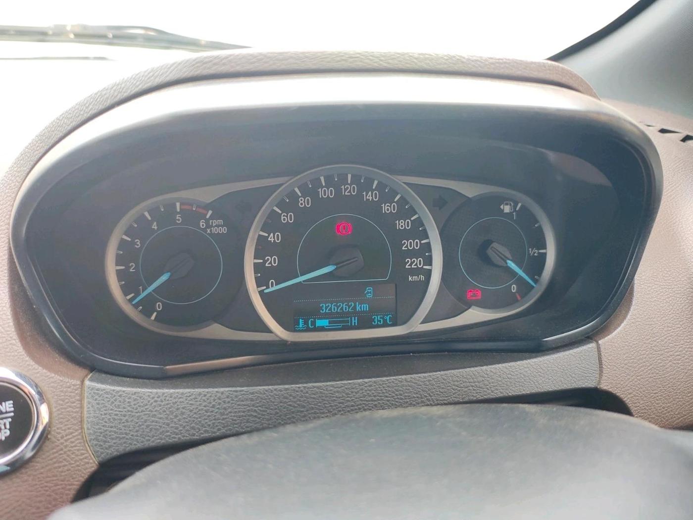2018 Ford FREESTYLE TITANIUM 1.5 DIESEL, Diesel, Manual, 3,26,262 km, interior