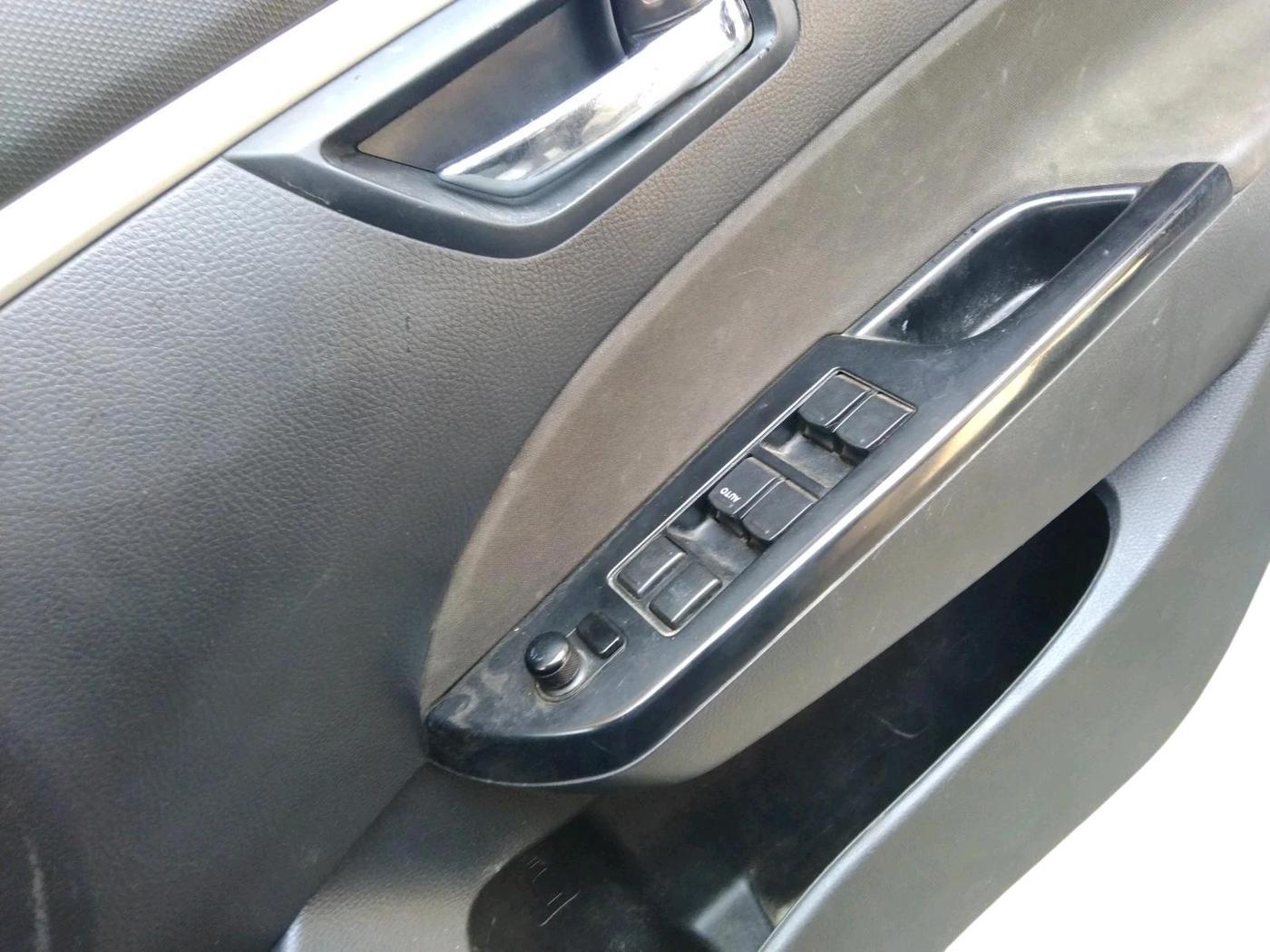 2016 Maruti Swift VDI ABS, Diesel, Manual, 1,32,783 km, interior