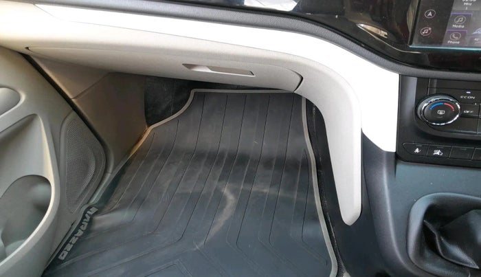 2018 Mahindra MARAZZO M8 7 STR, Diesel, Manual, 76,382 km, interior