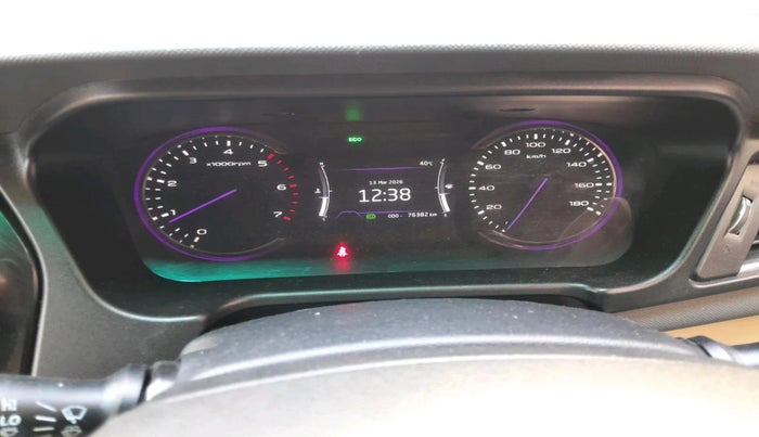 2018 Mahindra MARAZZO M8 7 STR, Diesel, Manual, 76,382 km, interior