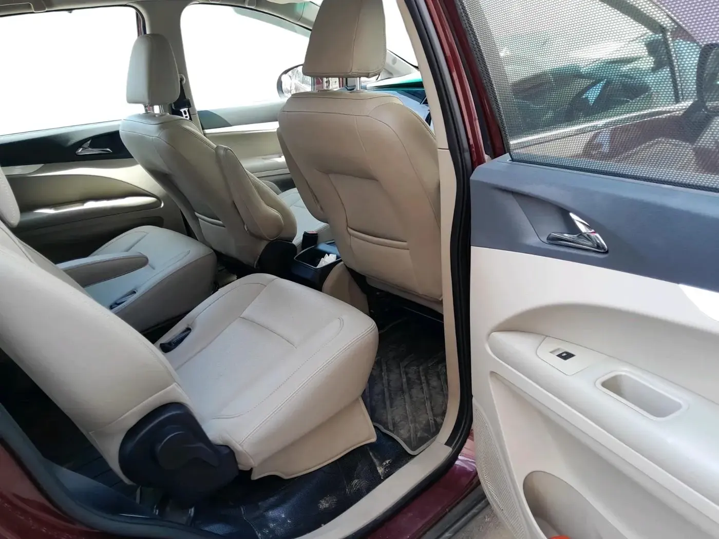 2018 Mahindra MARAZZO M8 7 STR, Diesel, Manual, 76,382 km, interior