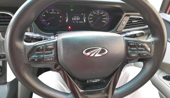 2018 Mahindra MARAZZO M8 7 STR, Diesel, Manual, 76,382 km, interior