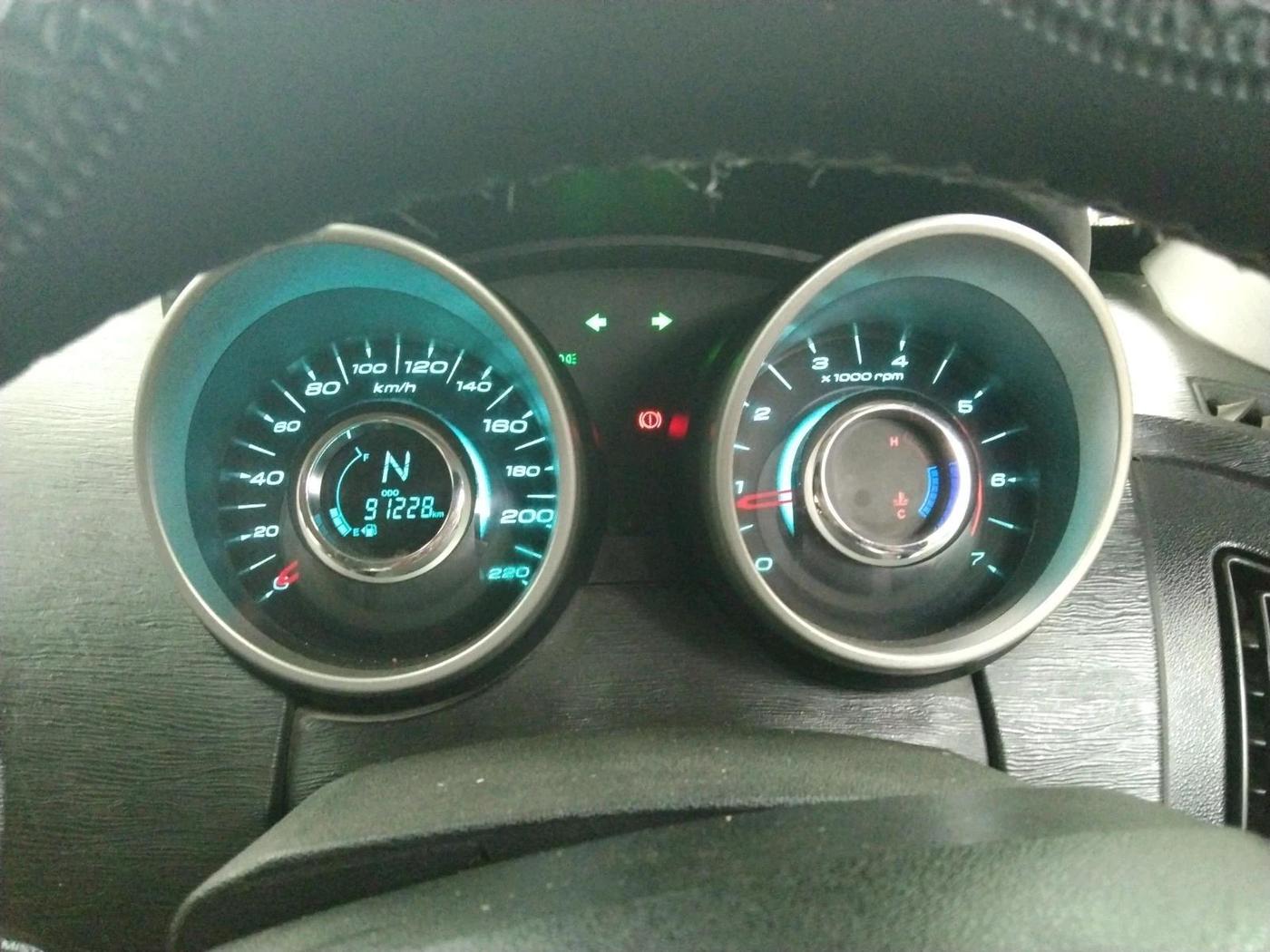 2016 Mahindra XUV500 W6 1.99, Diesel, Manual, 91,228 km, interior