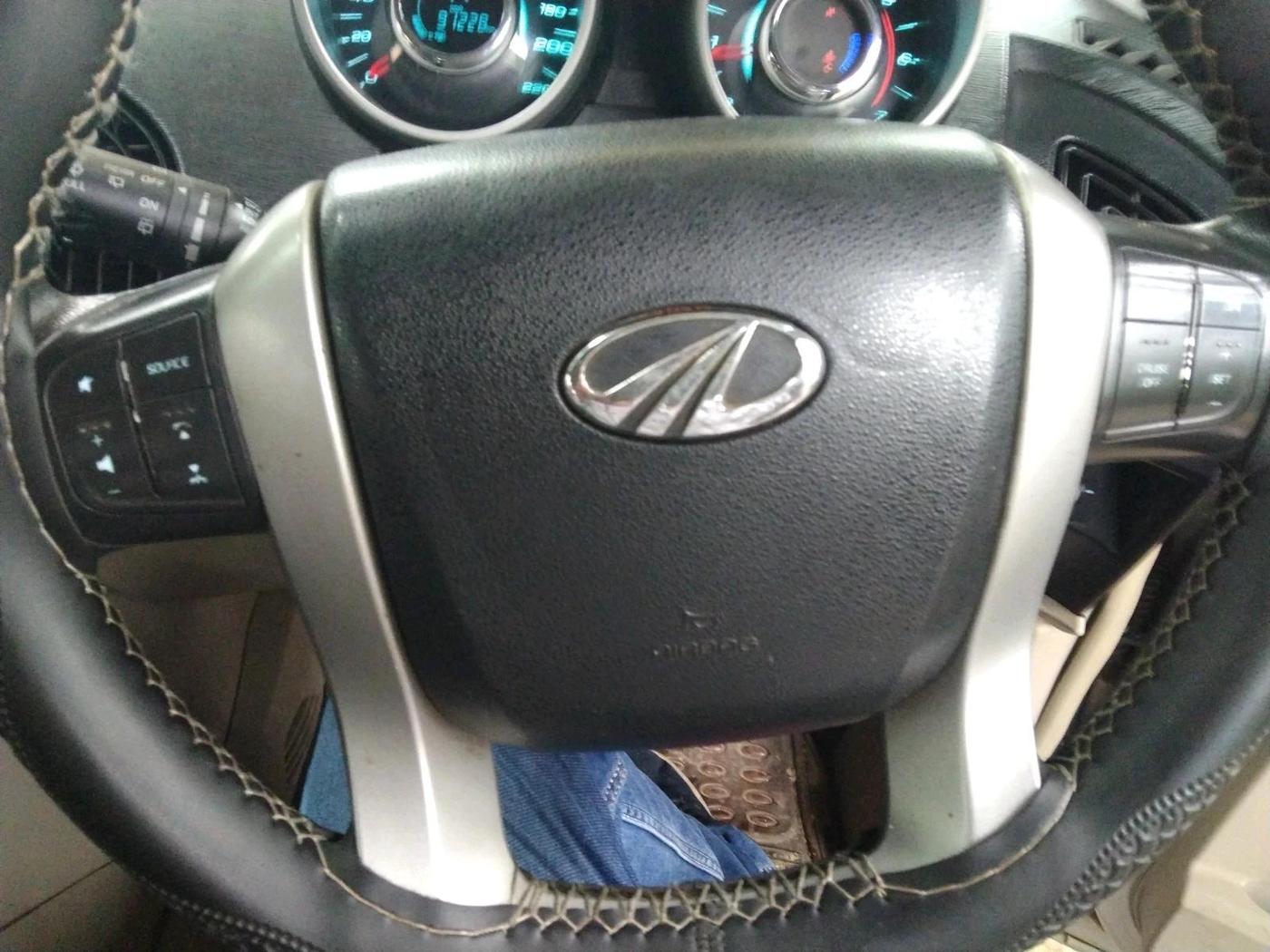 2016 Mahindra XUV500 W6 1.99, Diesel, Manual, 91,228 km, interior