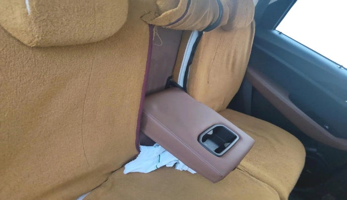 2021 MG HECTOR PLUS SELECT 2.0 DIESEL TURBO MT 7-STR, Diesel, Manual, 80,664 km, interior