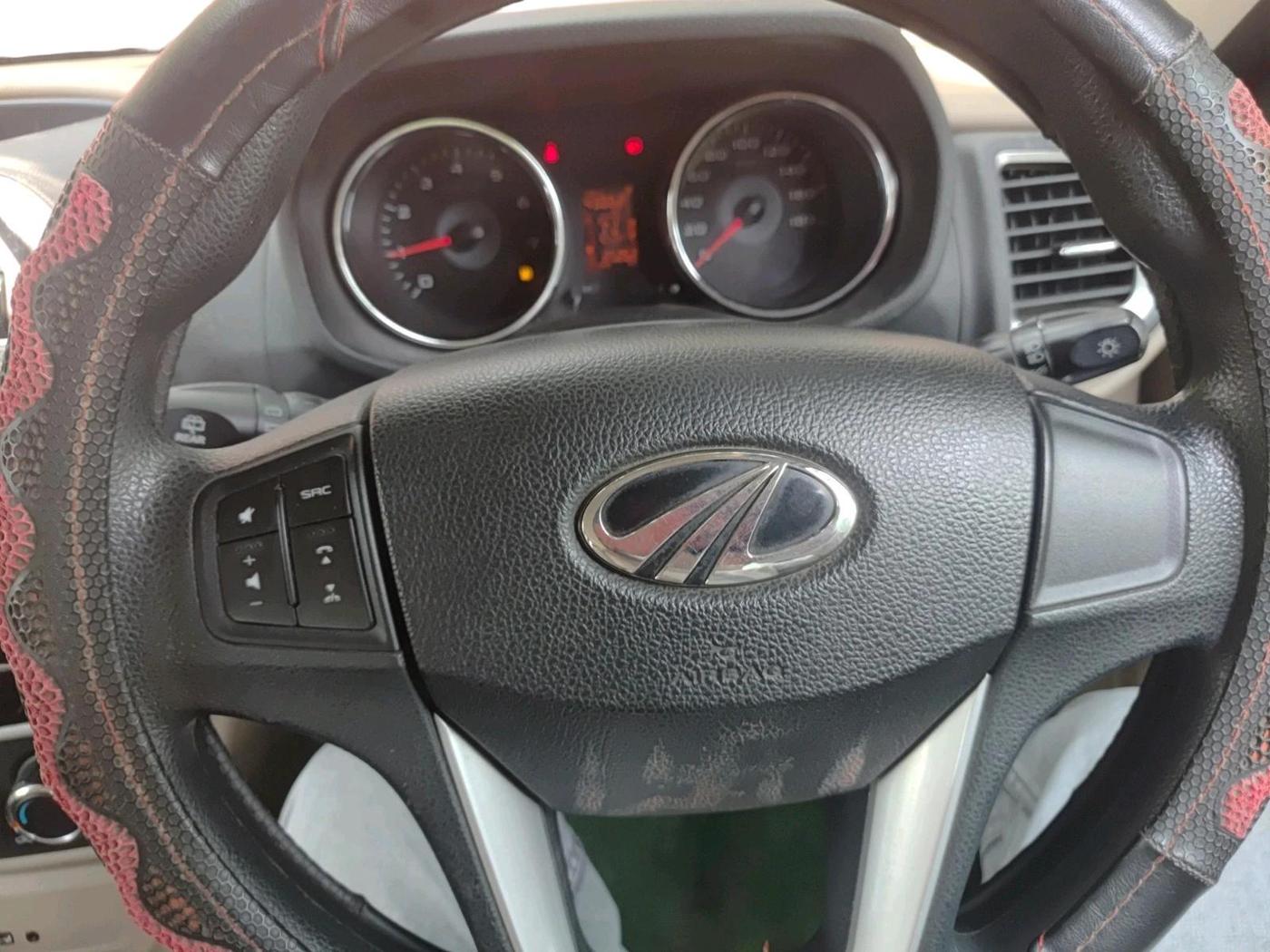 2018 Mahindra TUV300 T10, Diesel, Manual, 25,262 km, interior