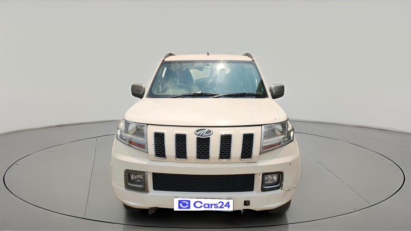 2015 Mahindra TUV300 T8 AMT, Diesel, Automatic, 1,47,830 km, exterior