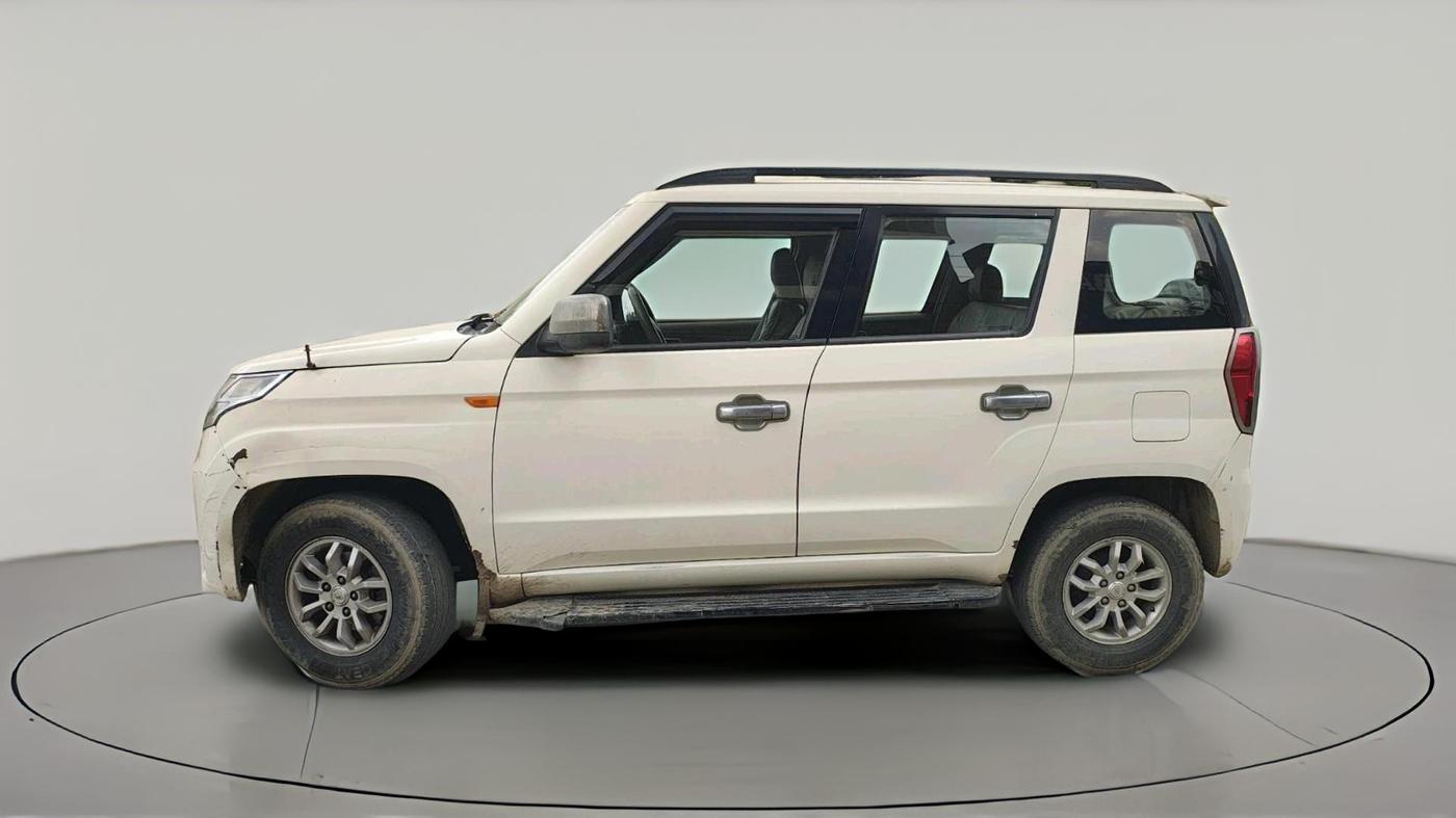 2015 Mahindra TUV300 T8 AMT, Diesel, Automatic, 1,47,830 km, exterior