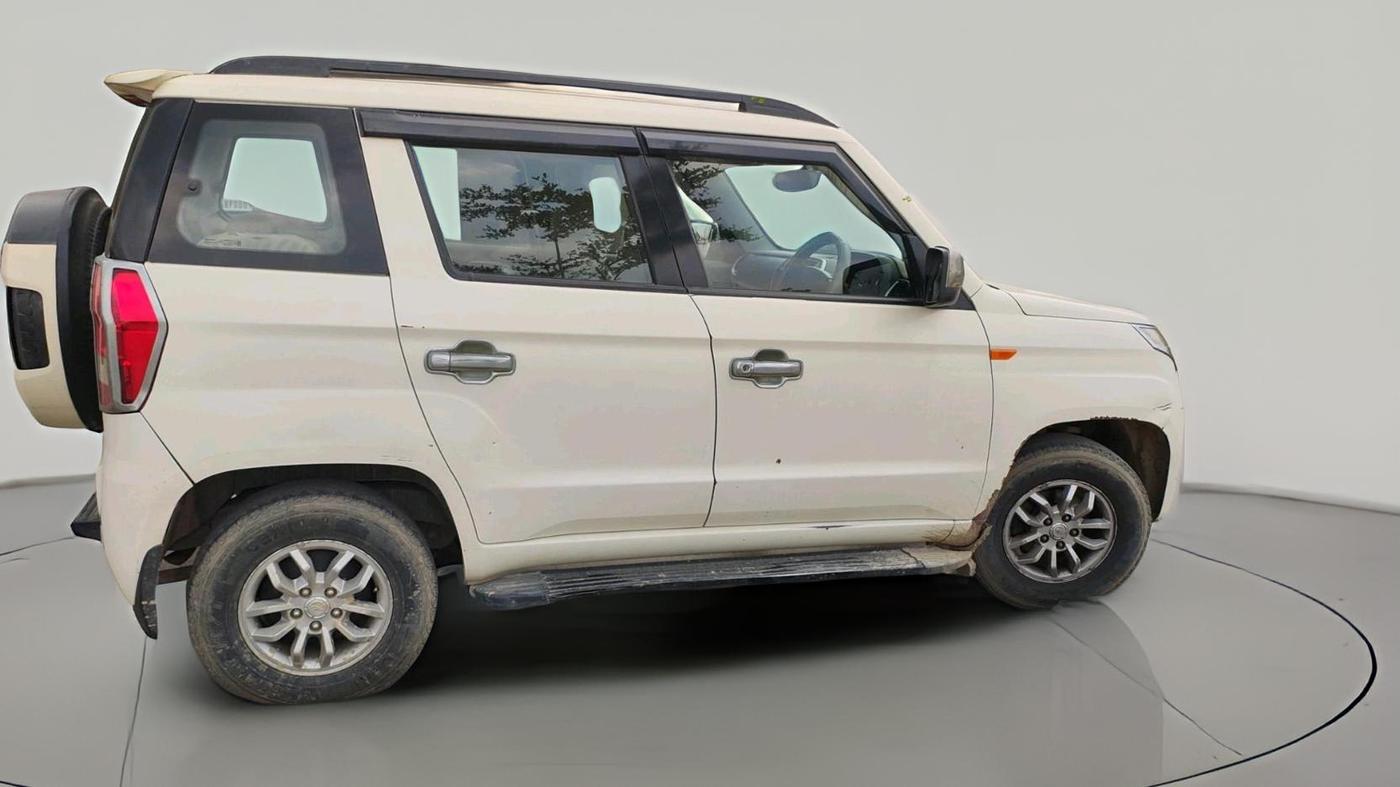 2015 Mahindra TUV300 T8 AMT, Diesel, Automatic, 1,47,830 km, exterior