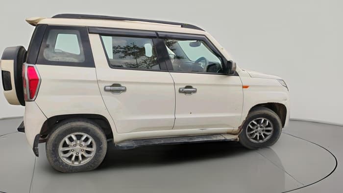 2015 Mahindra TUV300 T8 AMT, Diesel, Automatic, 1,47,830 km, exterior