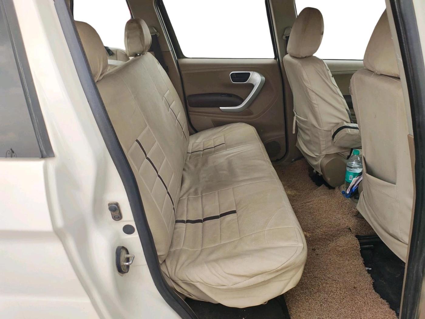 2015 Mahindra TUV300 T8 AMT, Diesel, Automatic, 1,47,830 km, interior