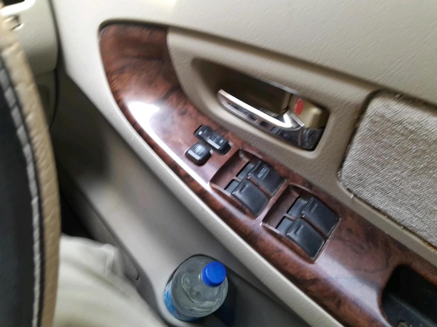 2013 Toyota Innova 2.5 VX 8 STR, Diesel, Manual, 1,33,836 km, interior