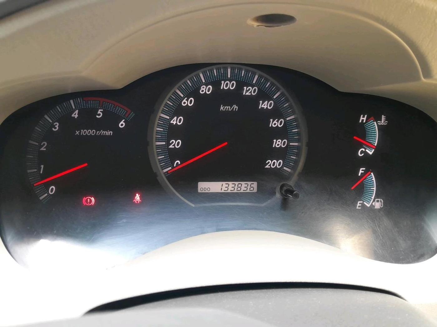 2013 Toyota Innova 2.5 VX 8 STR, Diesel, Manual, 1,33,836 km, interior