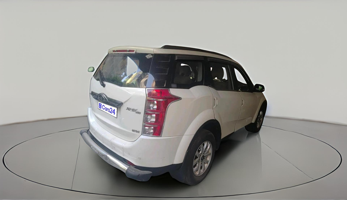 2017 Mahindra XUV500 W10, Diesel, Manual, 2,30,673 km, exterior
