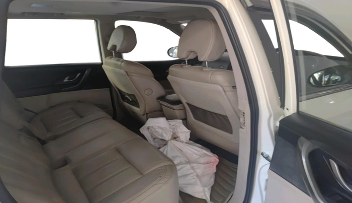 2017 Mahindra XUV500 W10, Diesel, Manual, 2,30,673 km, interior