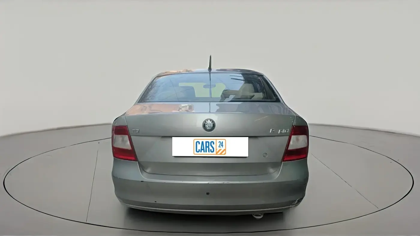 2012 Skoda Rapid ELEGANCE 1.6 TDI CR MT, Diesel, Manual, 77,280 km, exterior
