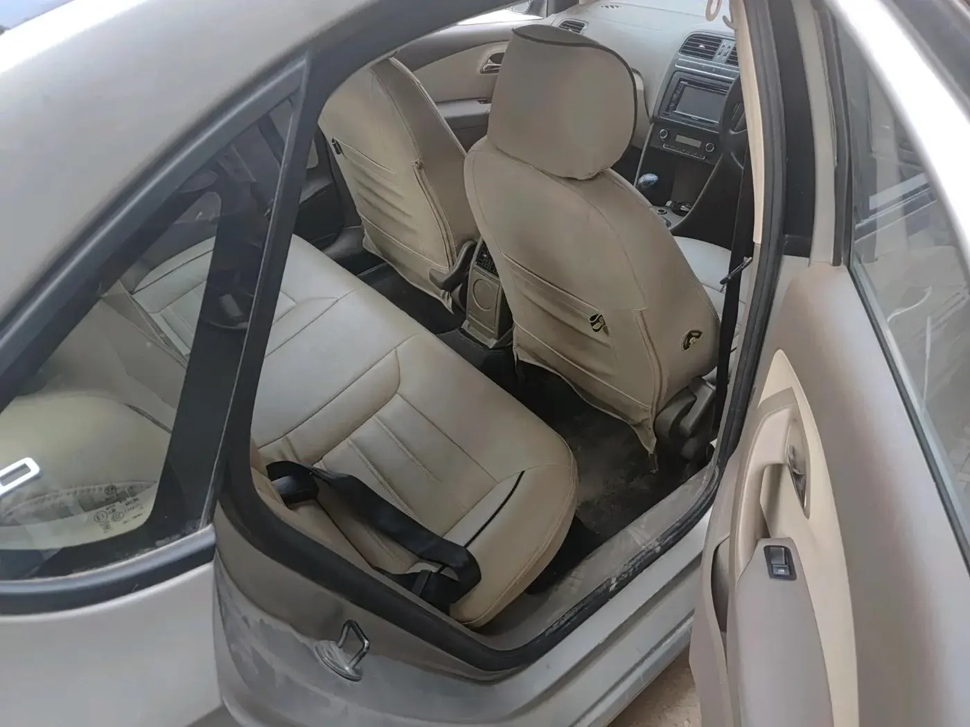 2012 Skoda Rapid ELEGANCE 1.6 TDI CR MT, Diesel, Manual, 77,280 km, interior