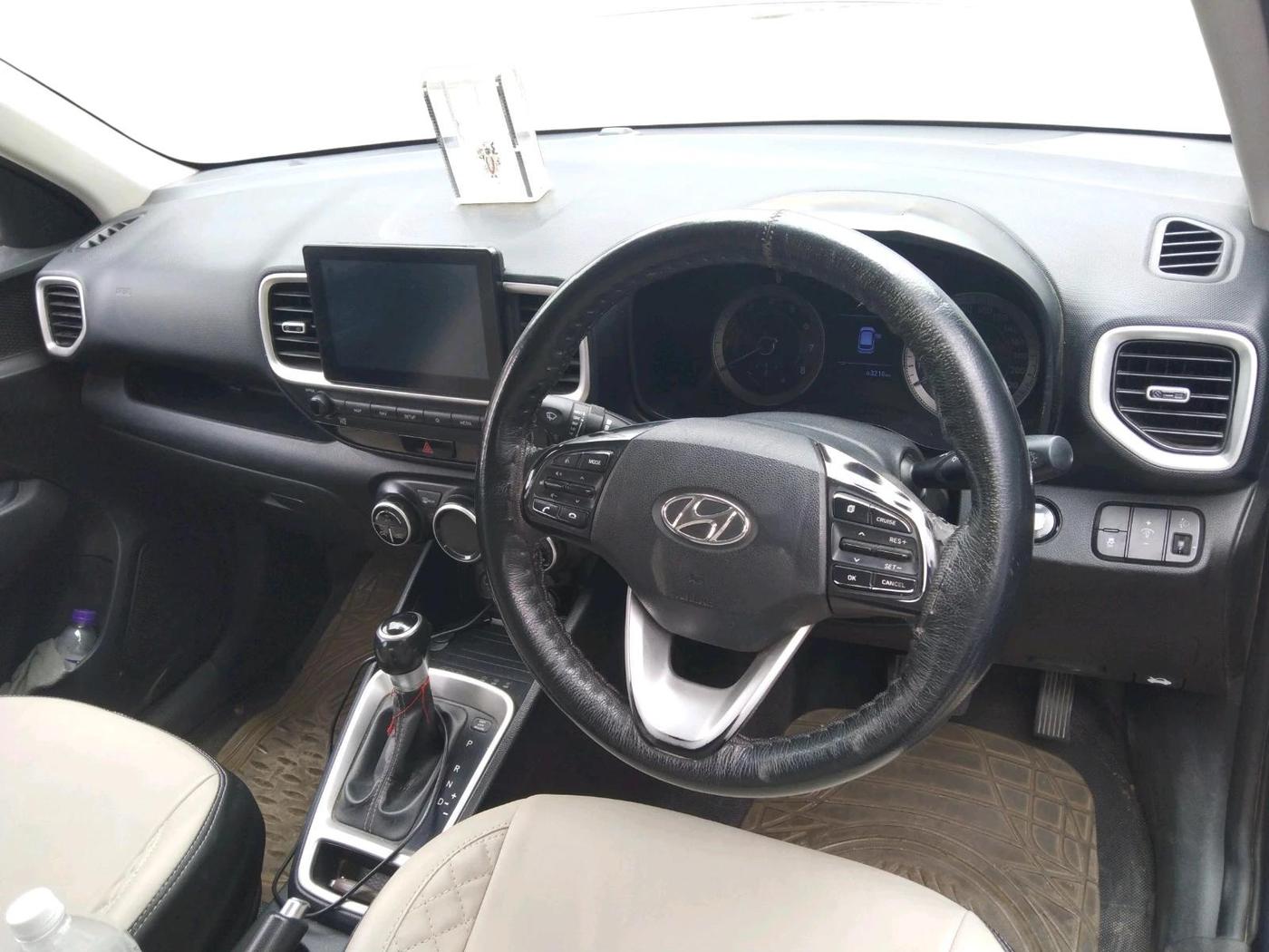 2019 Hyundai VENUE SX PLUS 1.0 TURBO DCT, Petrol, Automatic, 63,218 km, interior