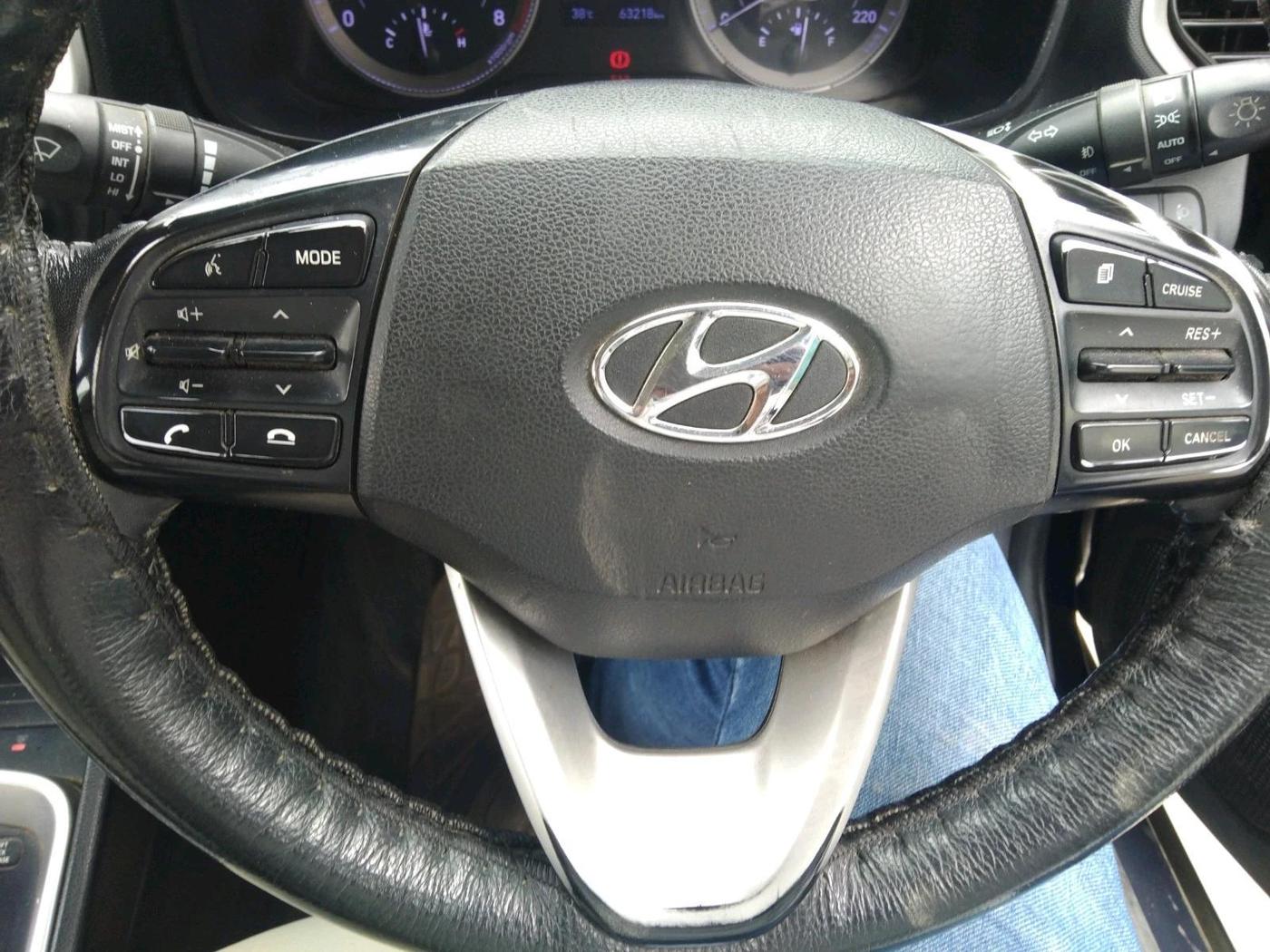 2019 Hyundai VENUE SX PLUS 1.0 TURBO DCT, Petrol, Automatic, 63,218 km, interior