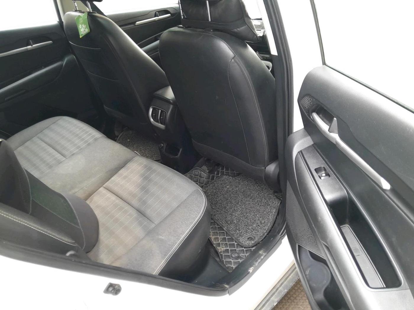 2023 KIA SONET HTK PLUS 1.0 IMT, Petrol, Manual, 49,687 km, interior