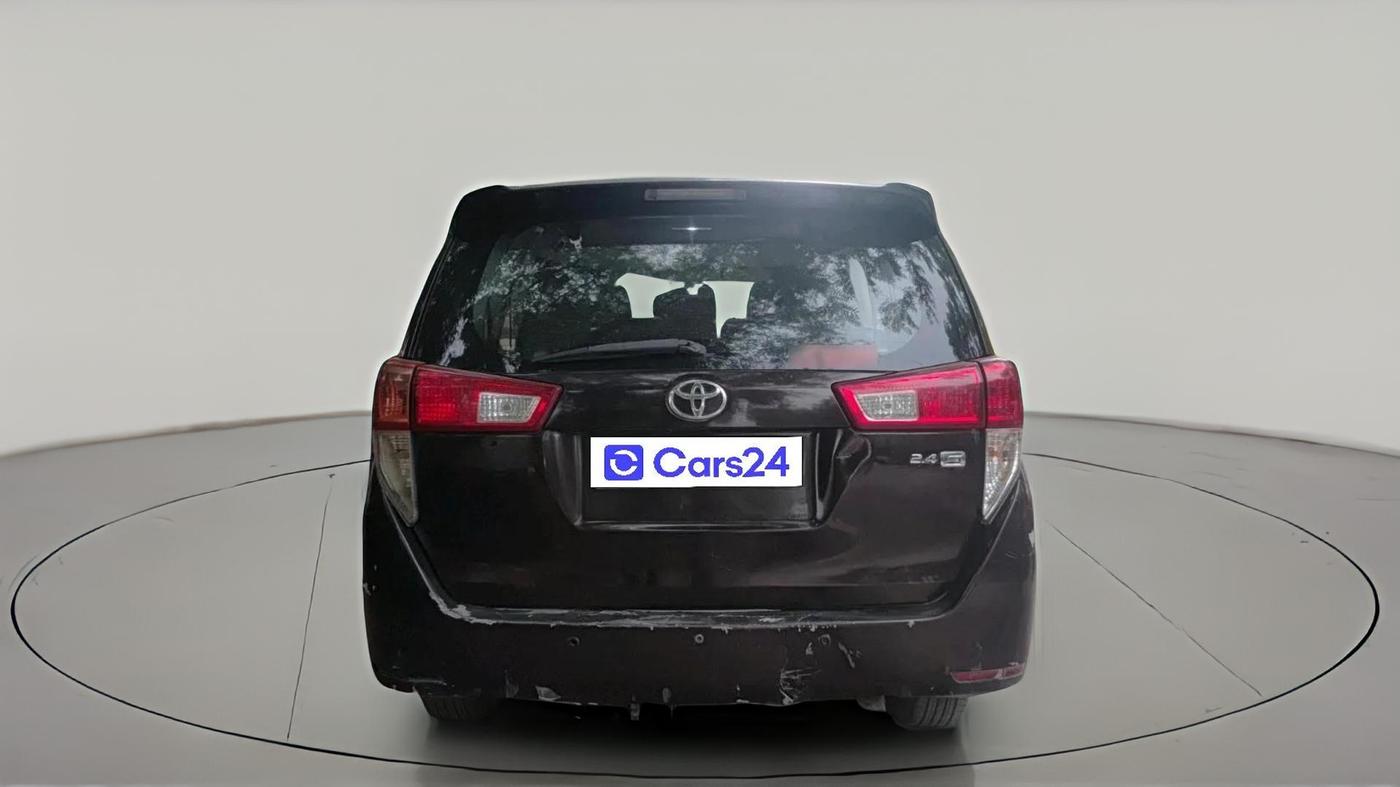 2016 Toyota Innova Crysta 2.4 GX 8 STR, Diesel, Manual, 1,80,000 km, exterior