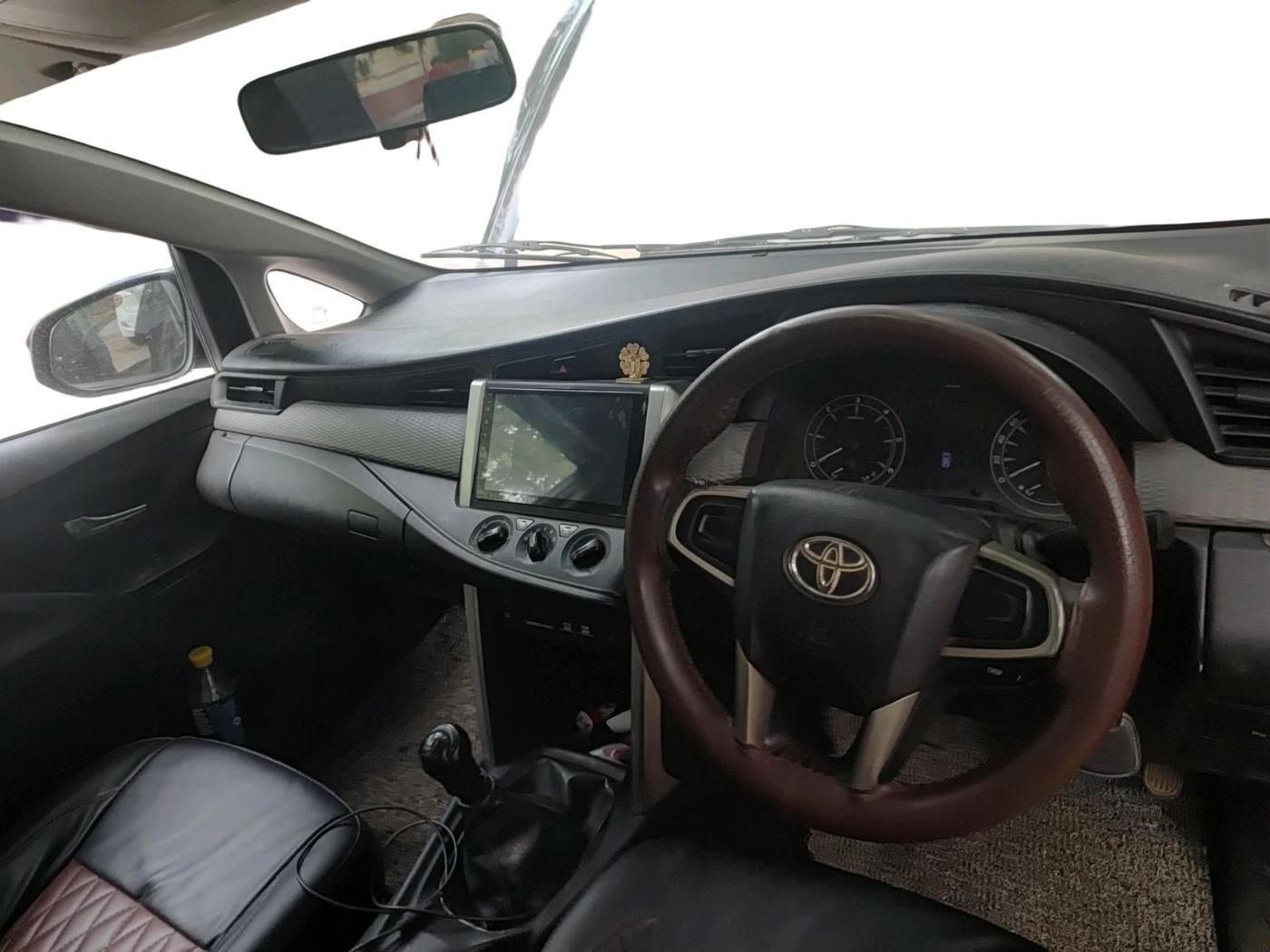 2016 Toyota Innova Crysta 2.4 GX 8 STR, Diesel, Manual, 1,80,000 km, interior