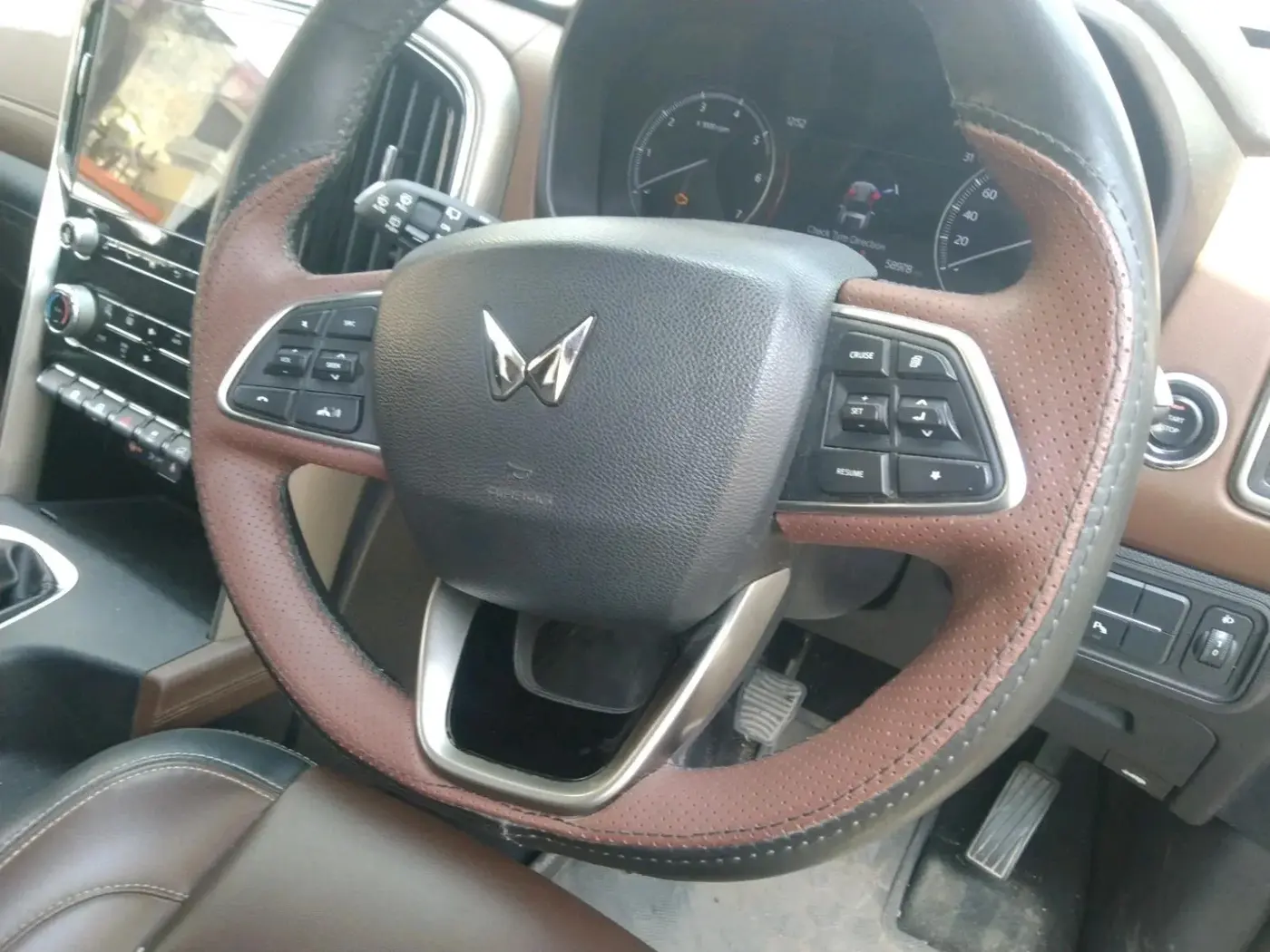 2022 Mahindra SCORPIO-N Z8 L PETROL MT 7 STR, Petrol, Manual, 58,978 km, interior
