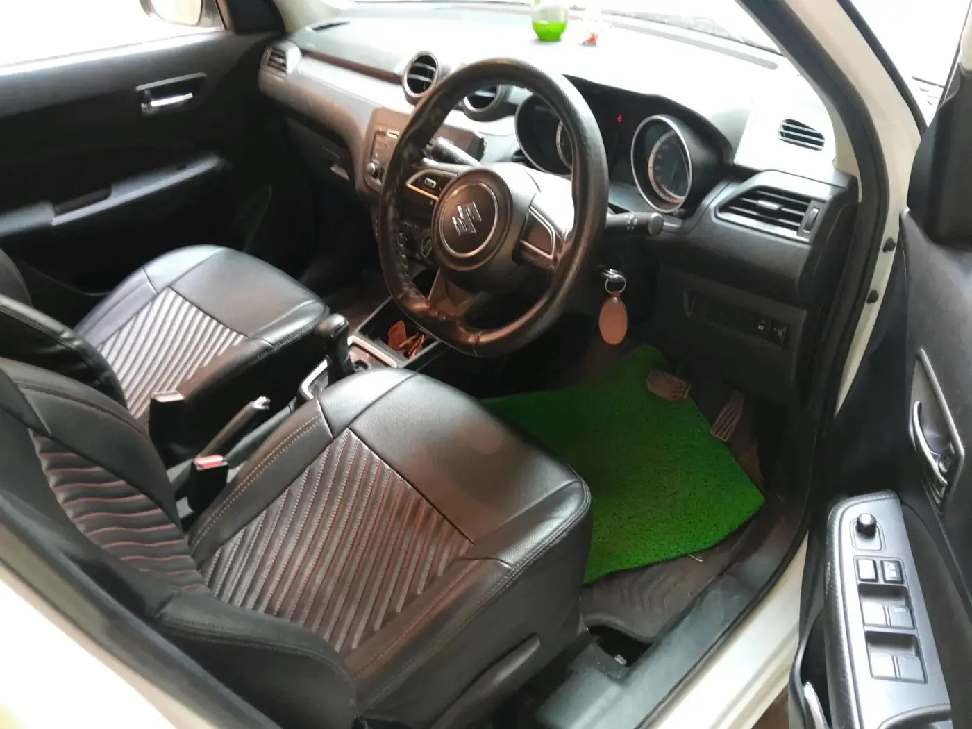 2019 Maruti Swift VXI AMT, Petrol, Automatic, 8,666 km, interior
