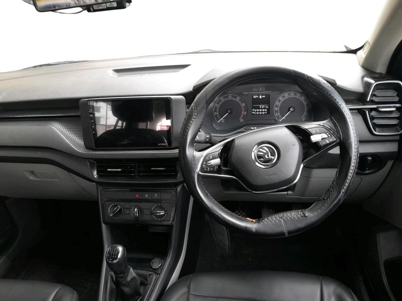 2022 Skoda KUSHAQ ACTIVE 1.0L TSI MT, Petrol, Manual, 51,211 km, interior