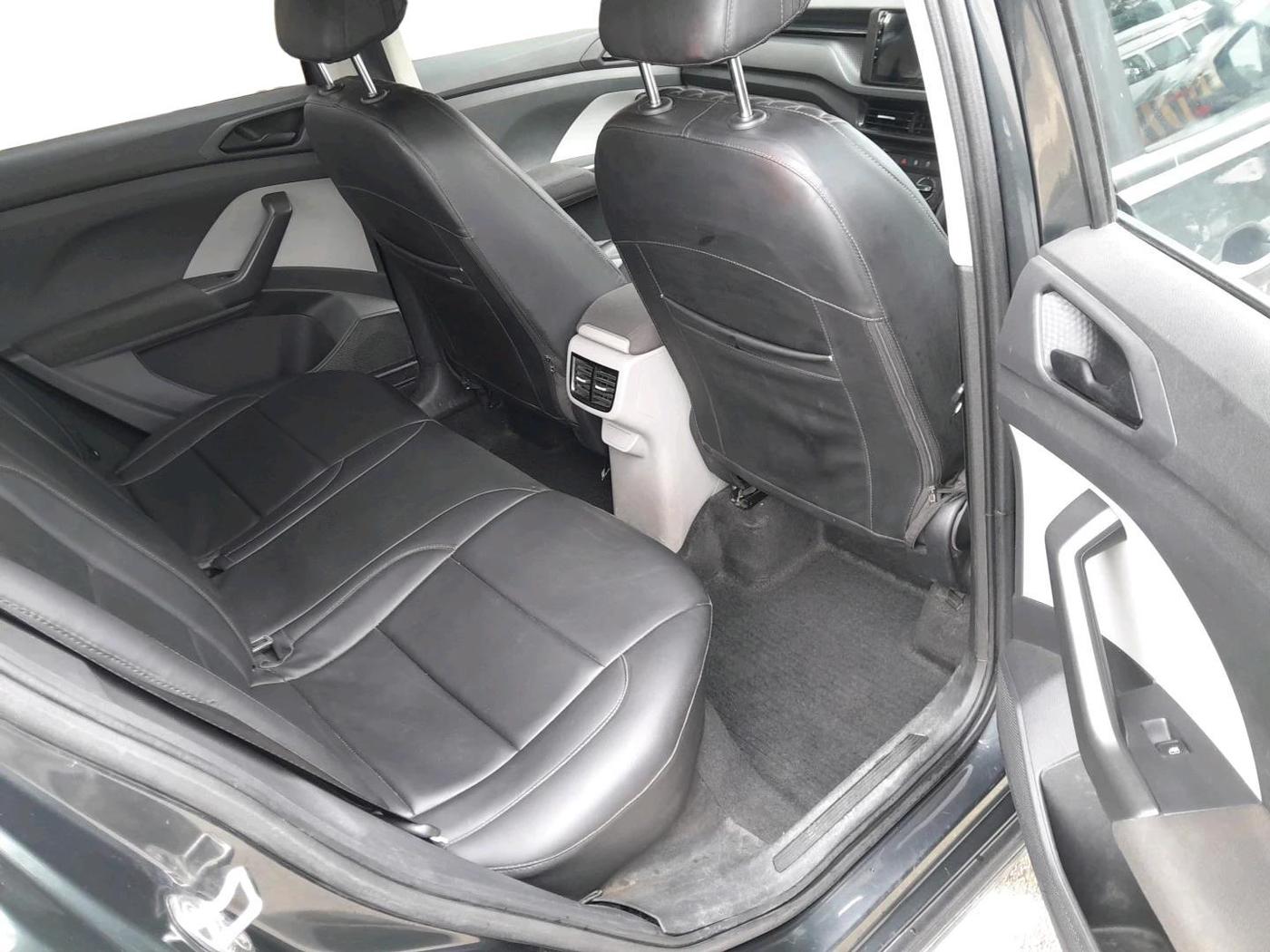 2022 Skoda KUSHAQ ACTIVE 1.0L TSI MT, Petrol, Manual, 51,211 km, interior