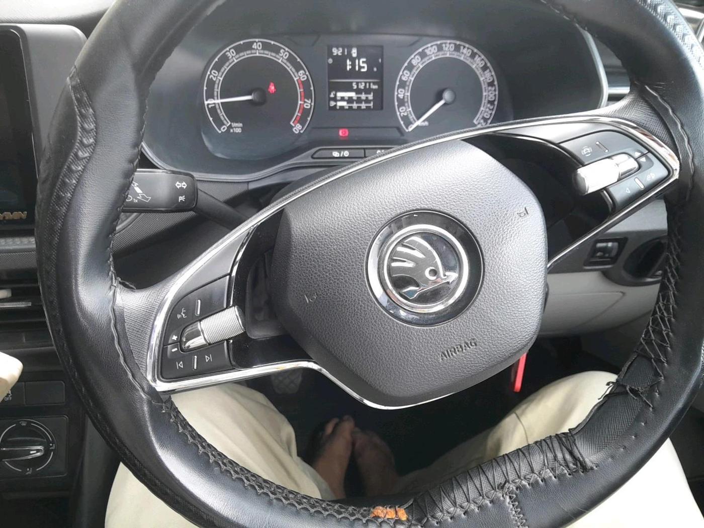 2022 Skoda KUSHAQ ACTIVE 1.0L TSI MT, Petrol, Manual, 51,211 km, interior