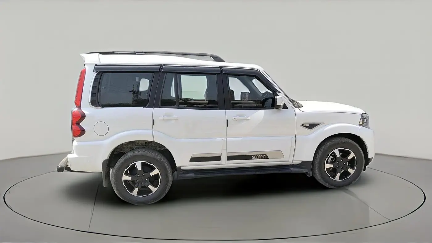 2024 Mahindra SCORPIO CLASSIC S11 7STR, Diesel, Manual, 15,885 km, exterior