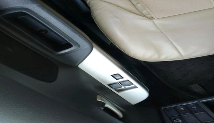 2011 Maruti Wagon R 1.0 LXI, Petrol, Manual, 56,081 km, interior