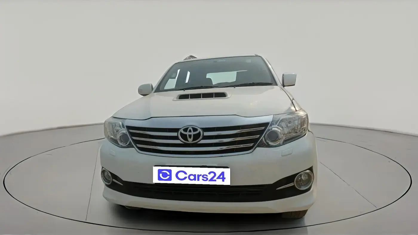 2015 Toyota Fortuner 3.0 4X2 MT, Diesel, Manual, 2,13,553 km, exterior
