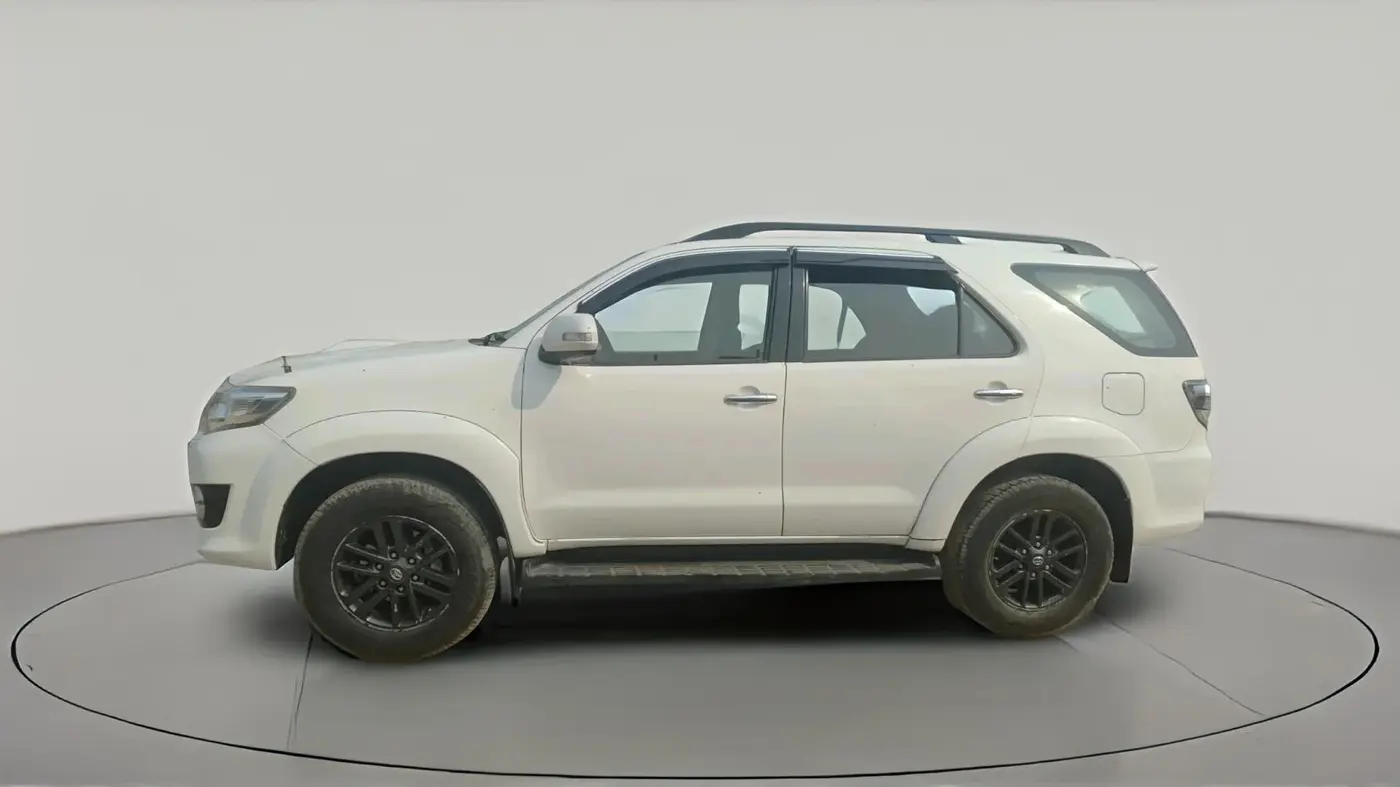 2015 Toyota Fortuner 3.0 4X2 MT, Diesel, Manual, 2,13,553 km, exterior